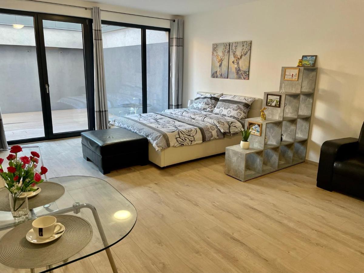 Apartment Tomy Ng. Prague